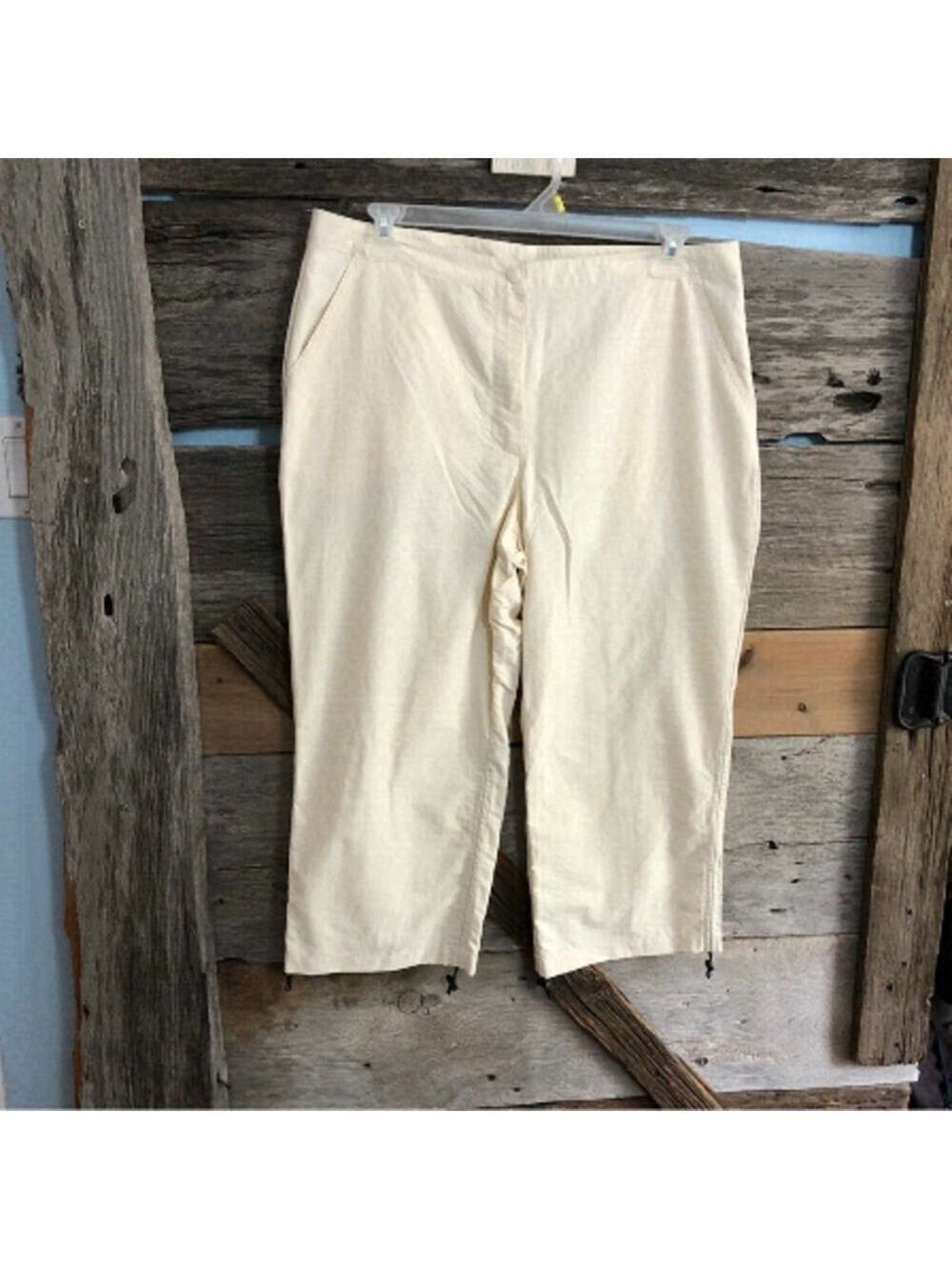 𝅺R&R Sport NWT Size 18 Lightweight Adjustable Length Capri's